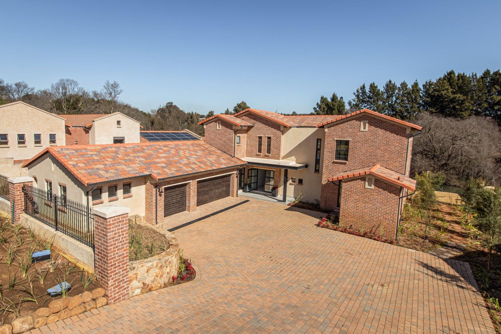 5 Bedroom House for Sale in Avianto Estate