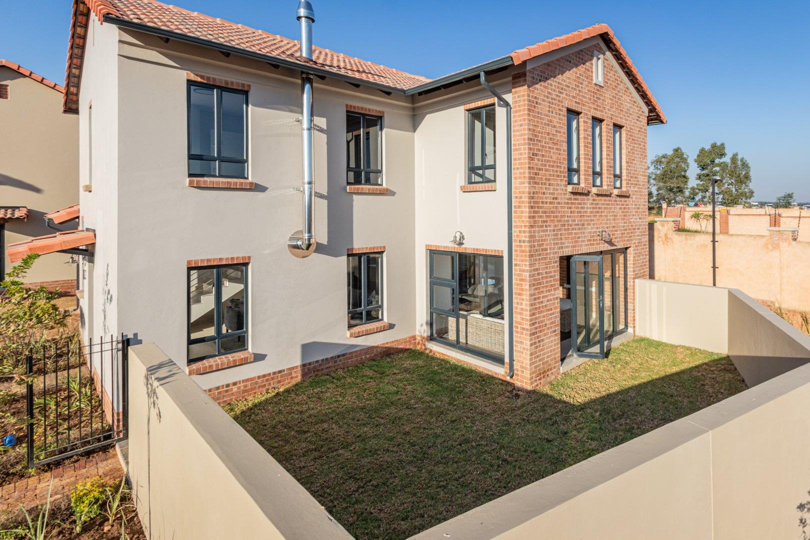3 Bedroom Townhouse for Sale in Avianto Estate